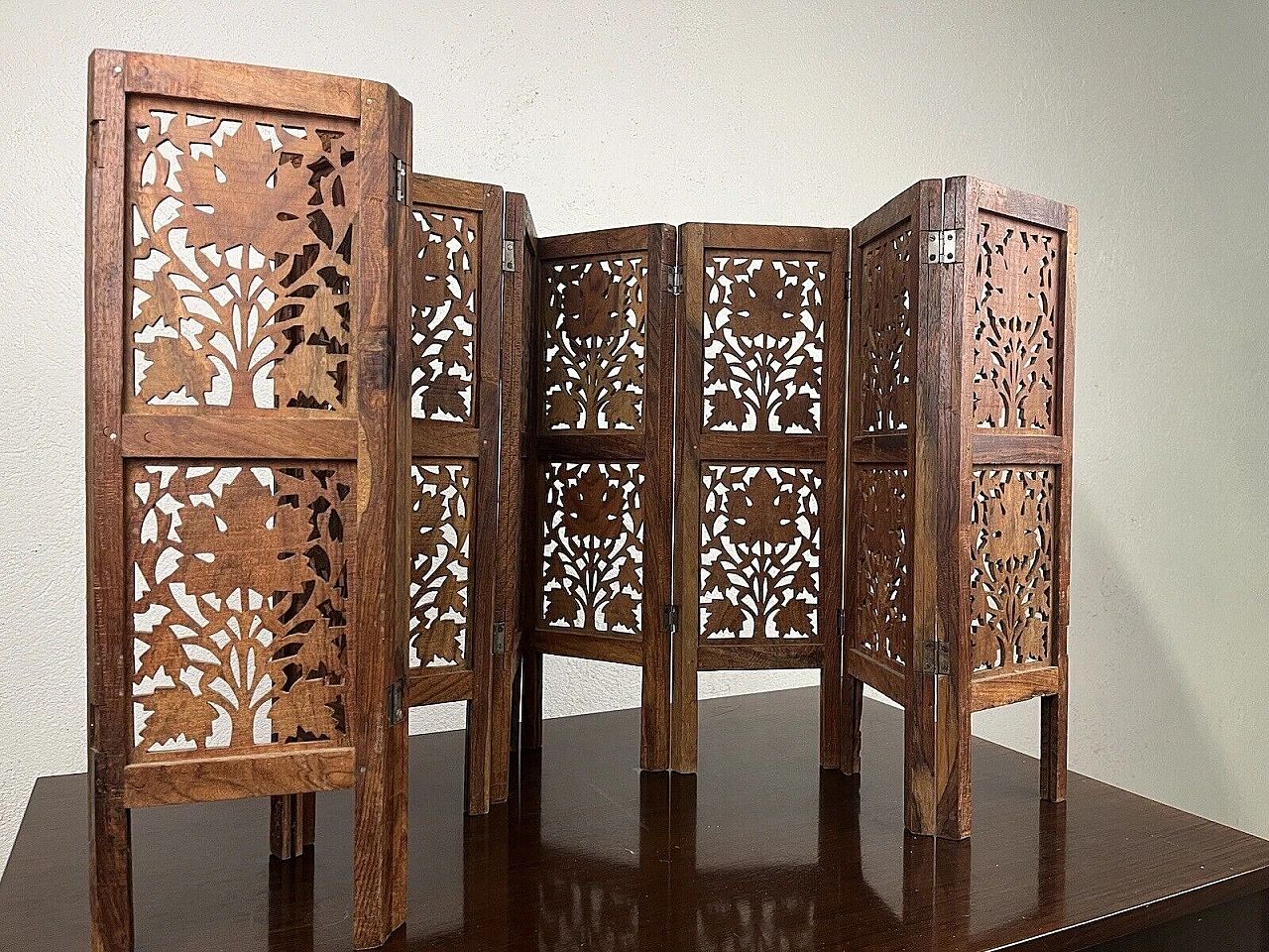 Carved wood Chinoiserie miniature screen, 1970s 17