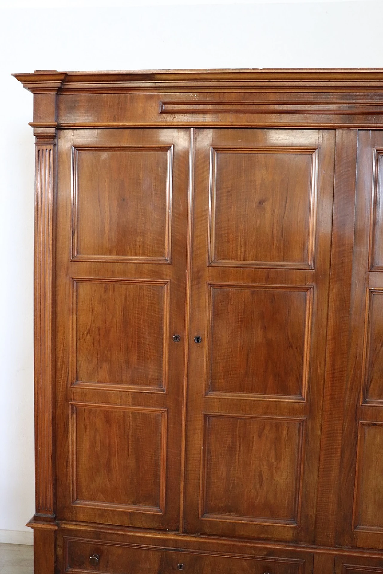 Four-door wardrobe in solid walnut, second half of the 19th century 2