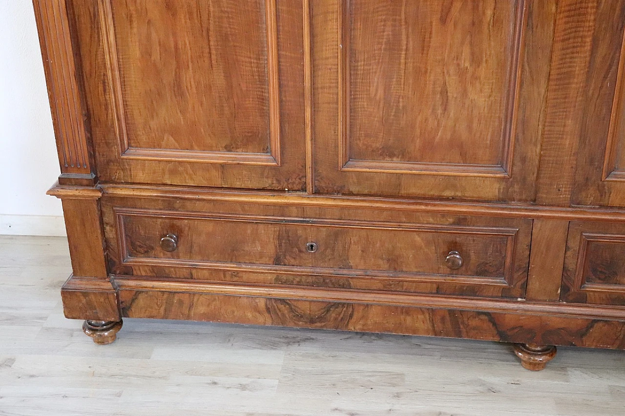 Four-door wardrobe in solid walnut, second half of the 19th century 3