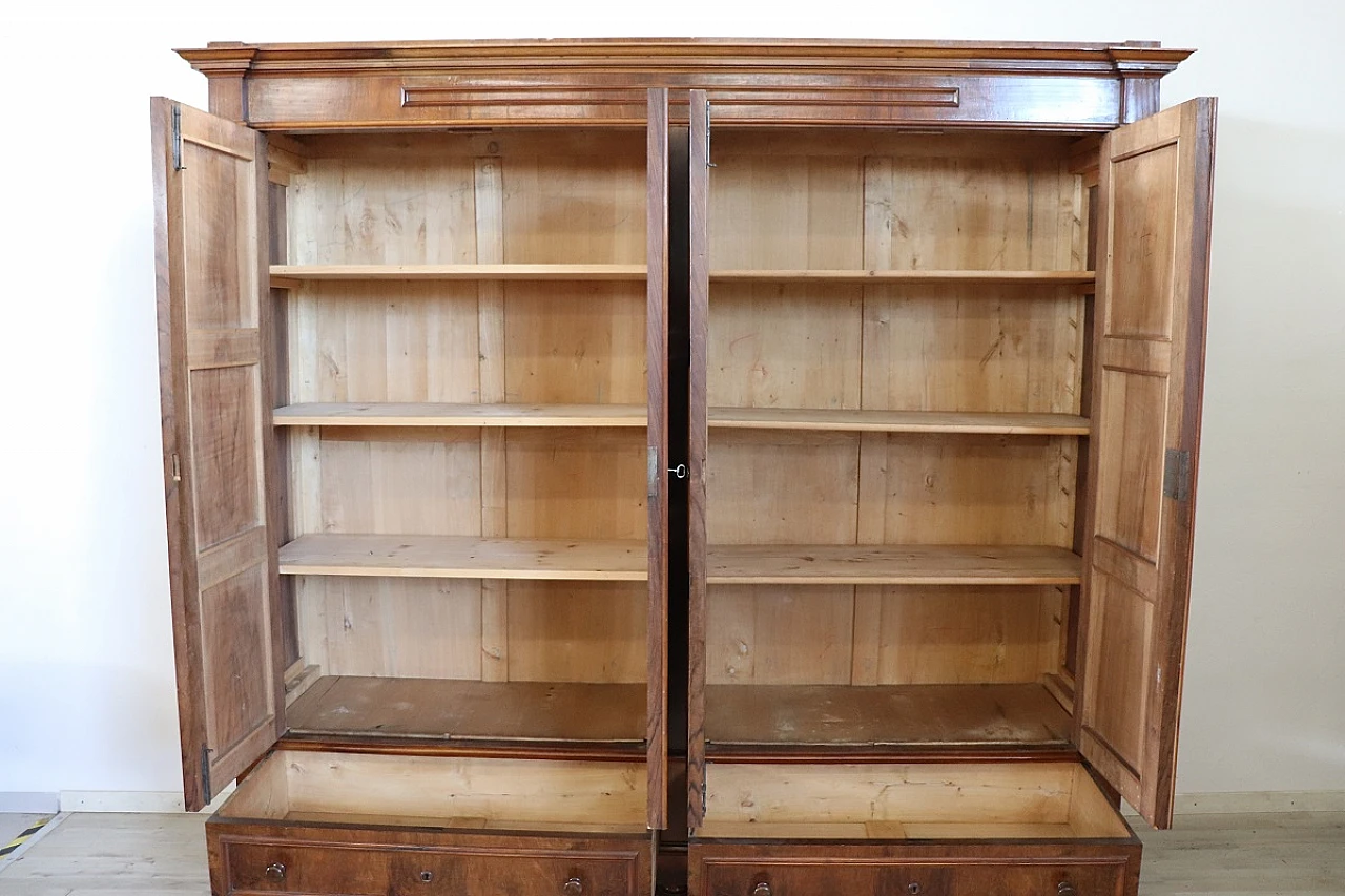 Four-door wardrobe in solid walnut, second half of the 19th century 8