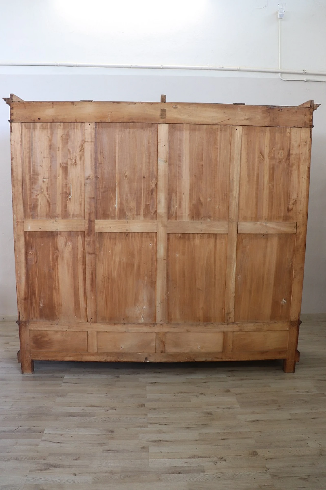 Four-door wardrobe in solid walnut, second half of the 19th century 14