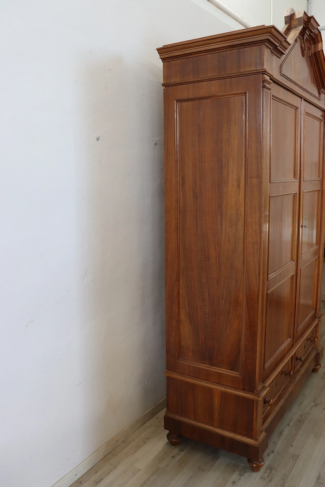 Two-door wardrobe in solid walnut veneer, late 19th century 5