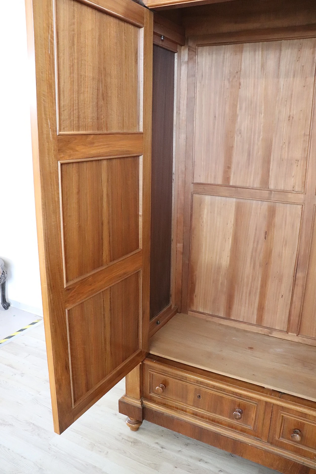 Two-door wardrobe in solid walnut veneer, late 19th century 10