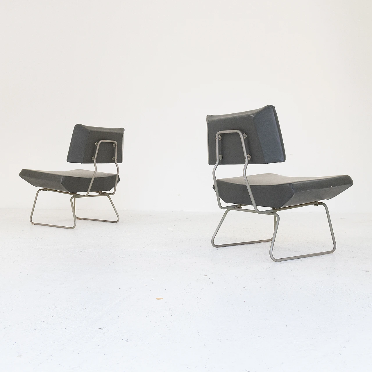 Pair of armchairs by George Coslin for 3V, 1950s 4