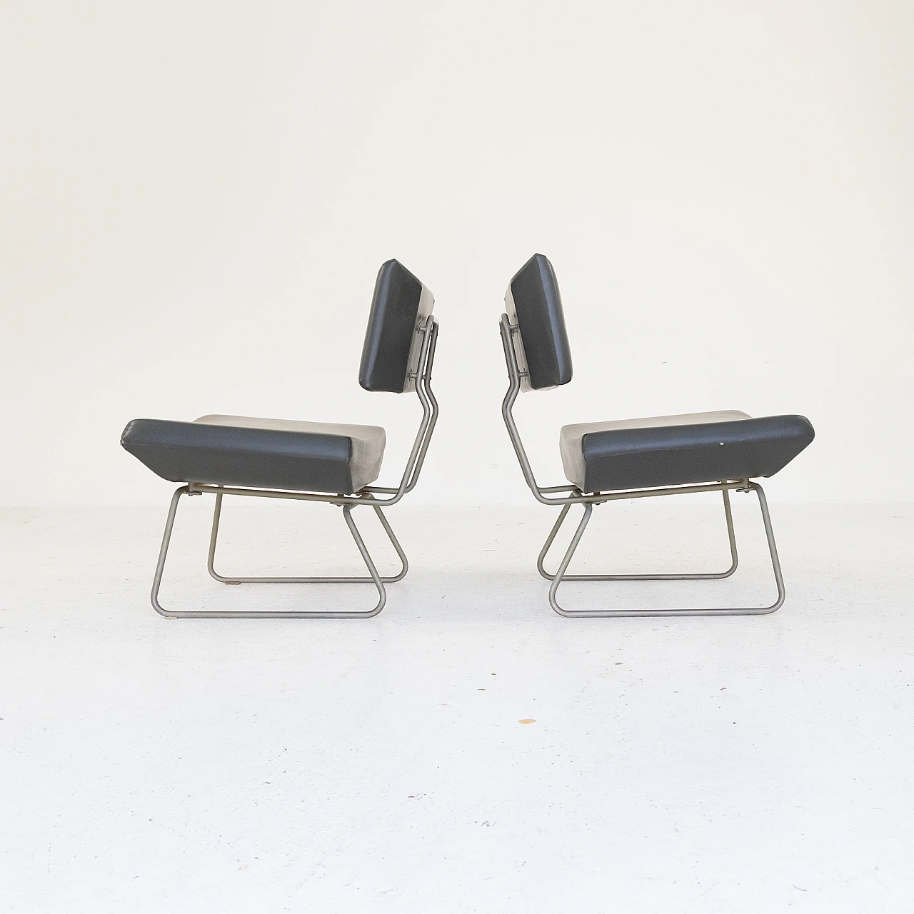 Pair of armchairs by George Coslin for 3V, 1950s 6