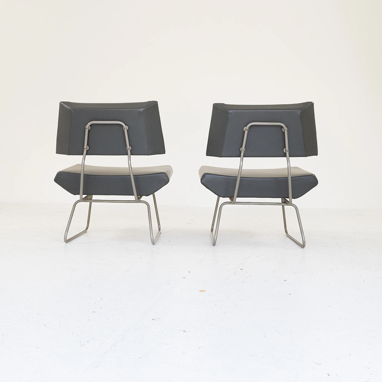 Pair of armchairs by George Coslin for 3V, 1950s 7