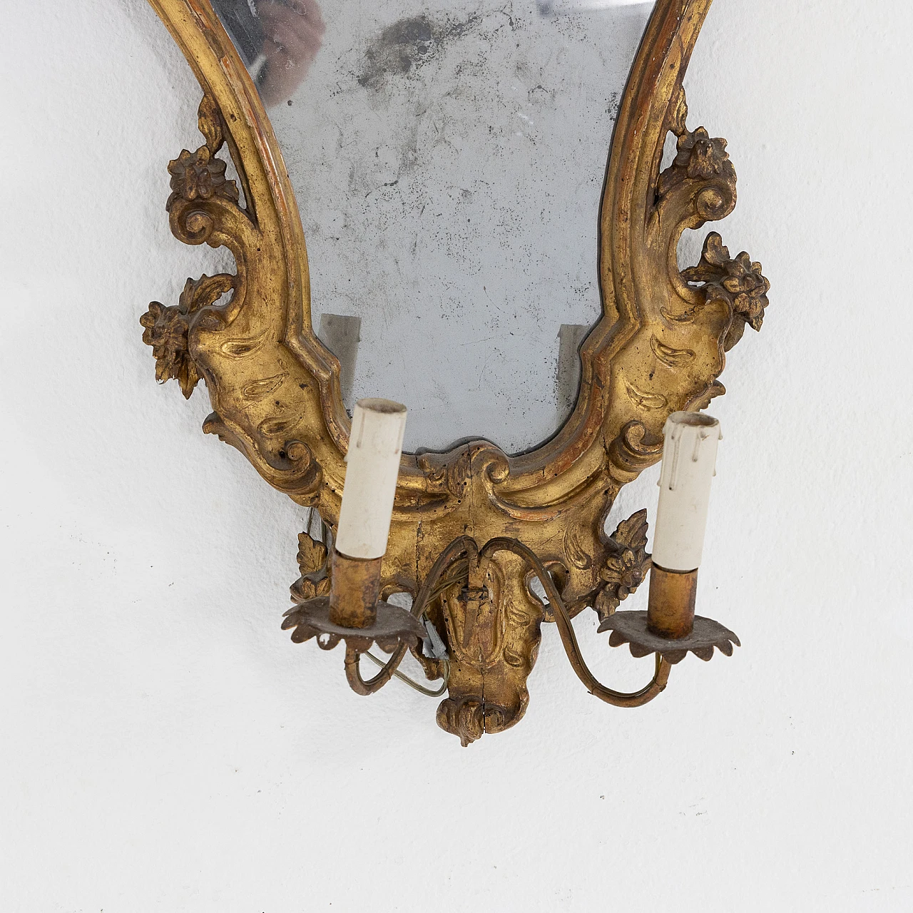 Pair of gilded wood mirrors with lights, 18th century 4