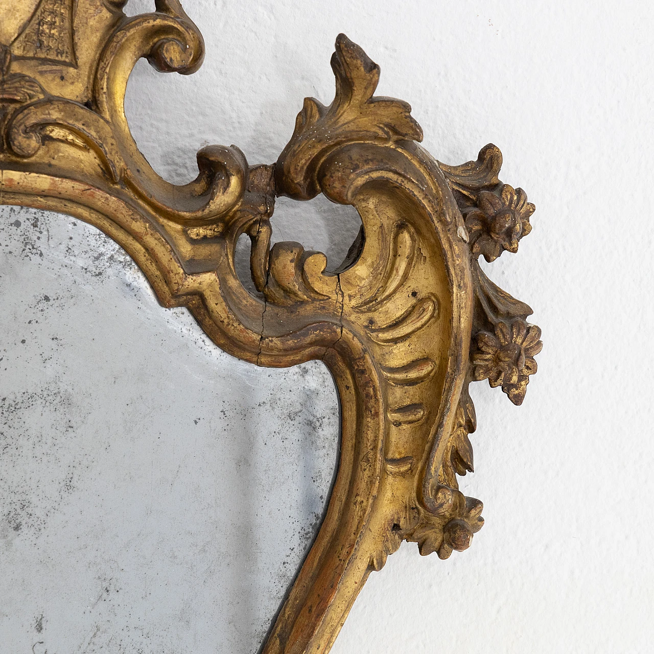 Pair of gilded wood mirrors with lights, 18th century 9