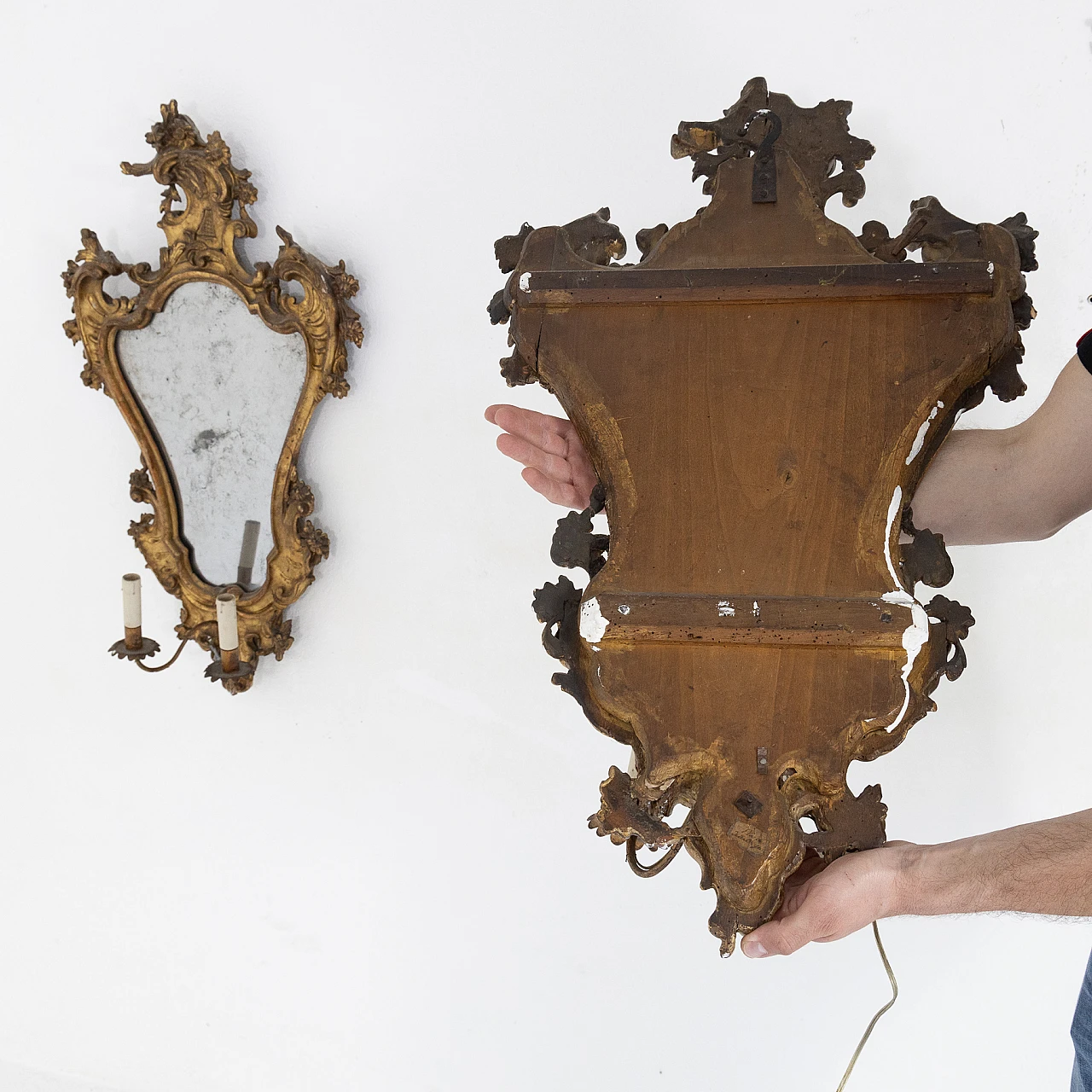 Pair of gilded wood mirrors with lights, 18th century 11