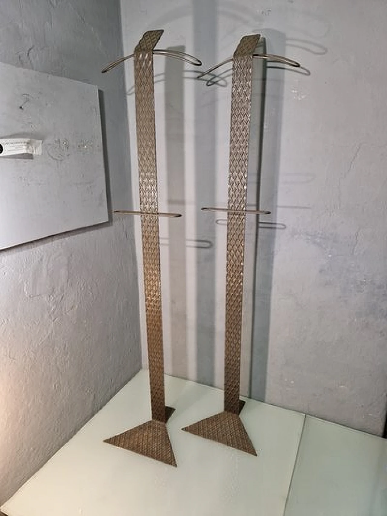 Brutalist iron valet stand by Zeus, 1980s 2