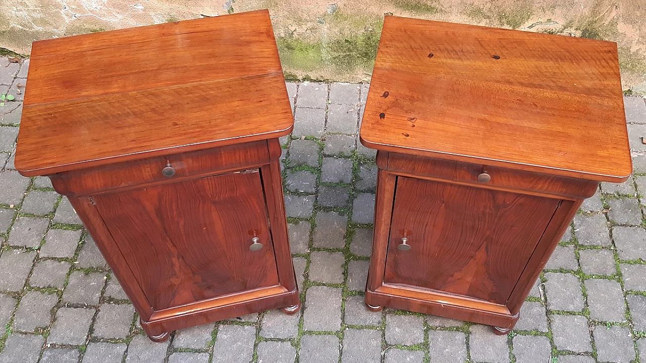 Pair of Louis Philippe Capuchin walnut bedside tables, 19th century 7