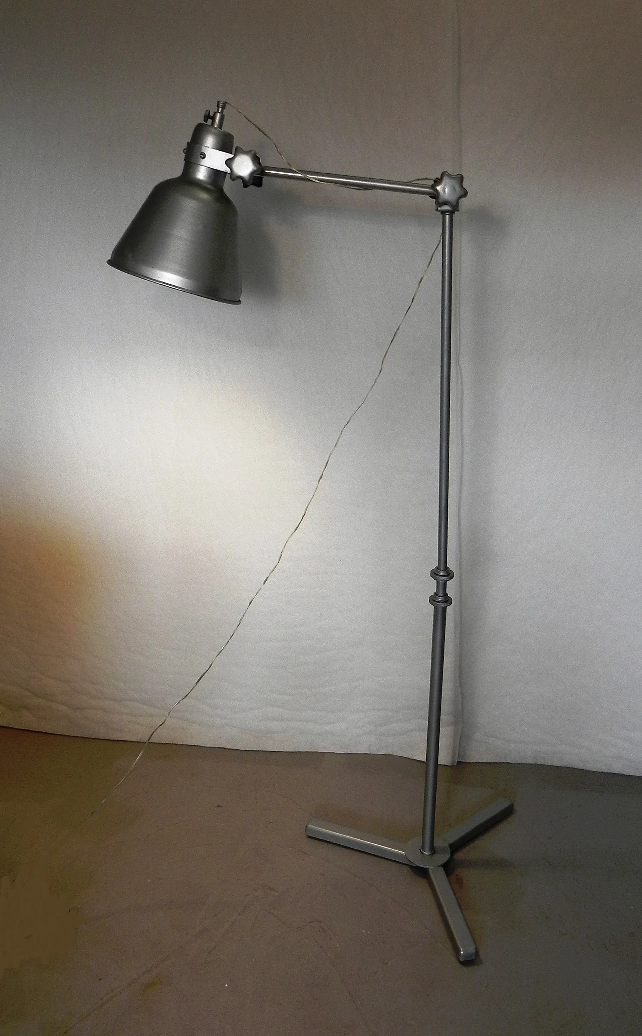 Industrial-style swivel-arm floor lamp, 1960s 2