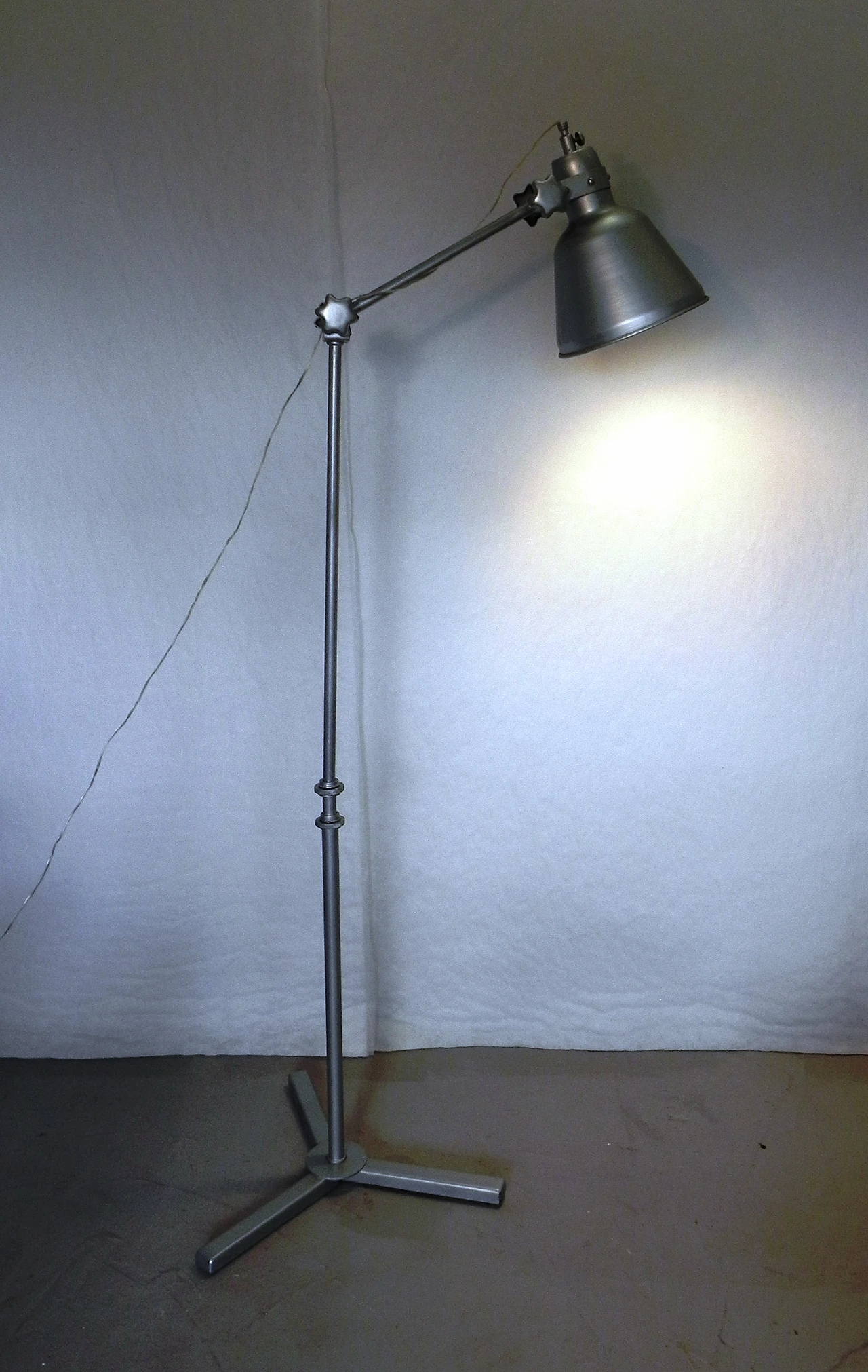 Industrial-style swivel-arm floor lamp, 1960s 3