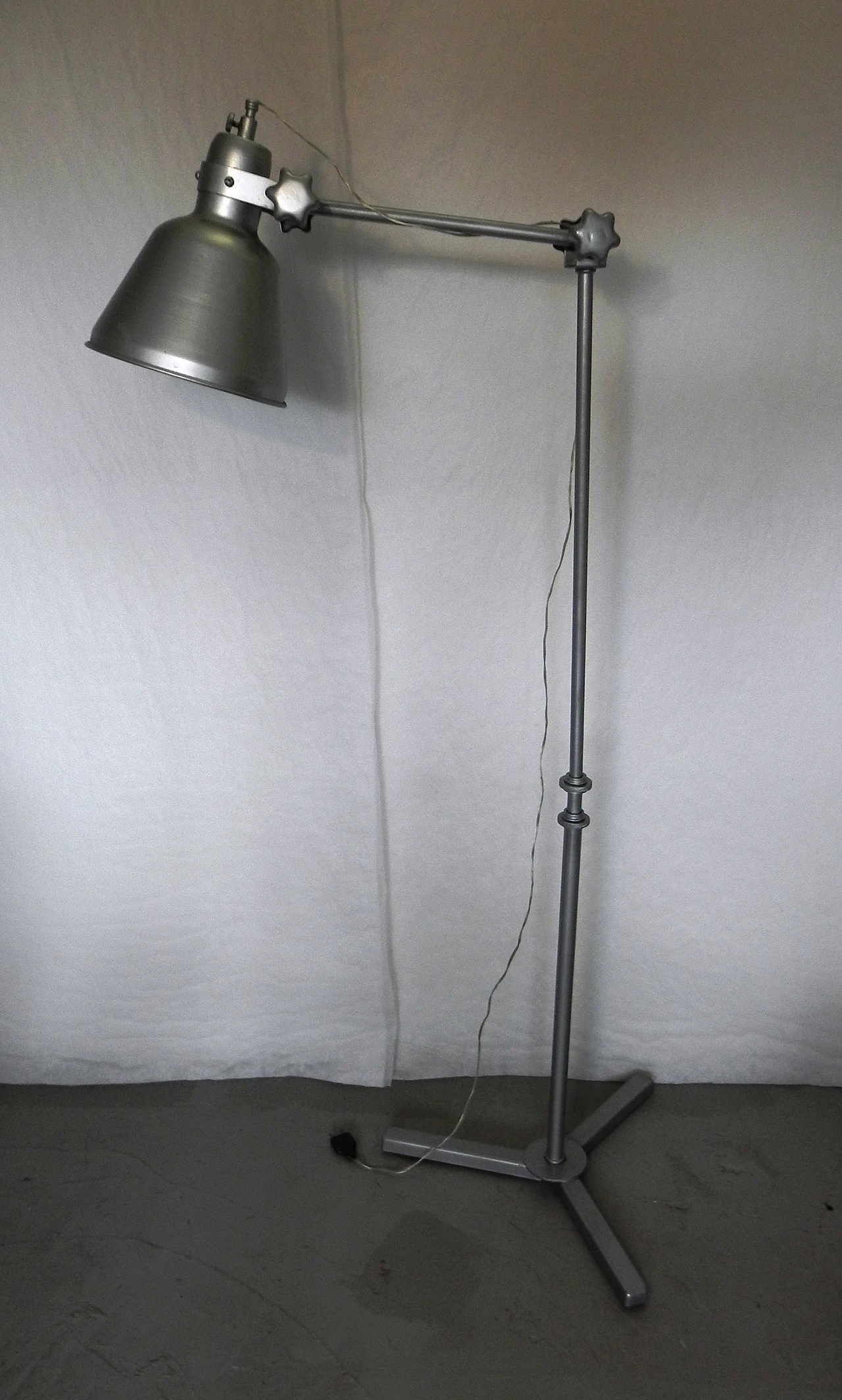 Industrial-style swivel-arm floor lamp, 1960s 5