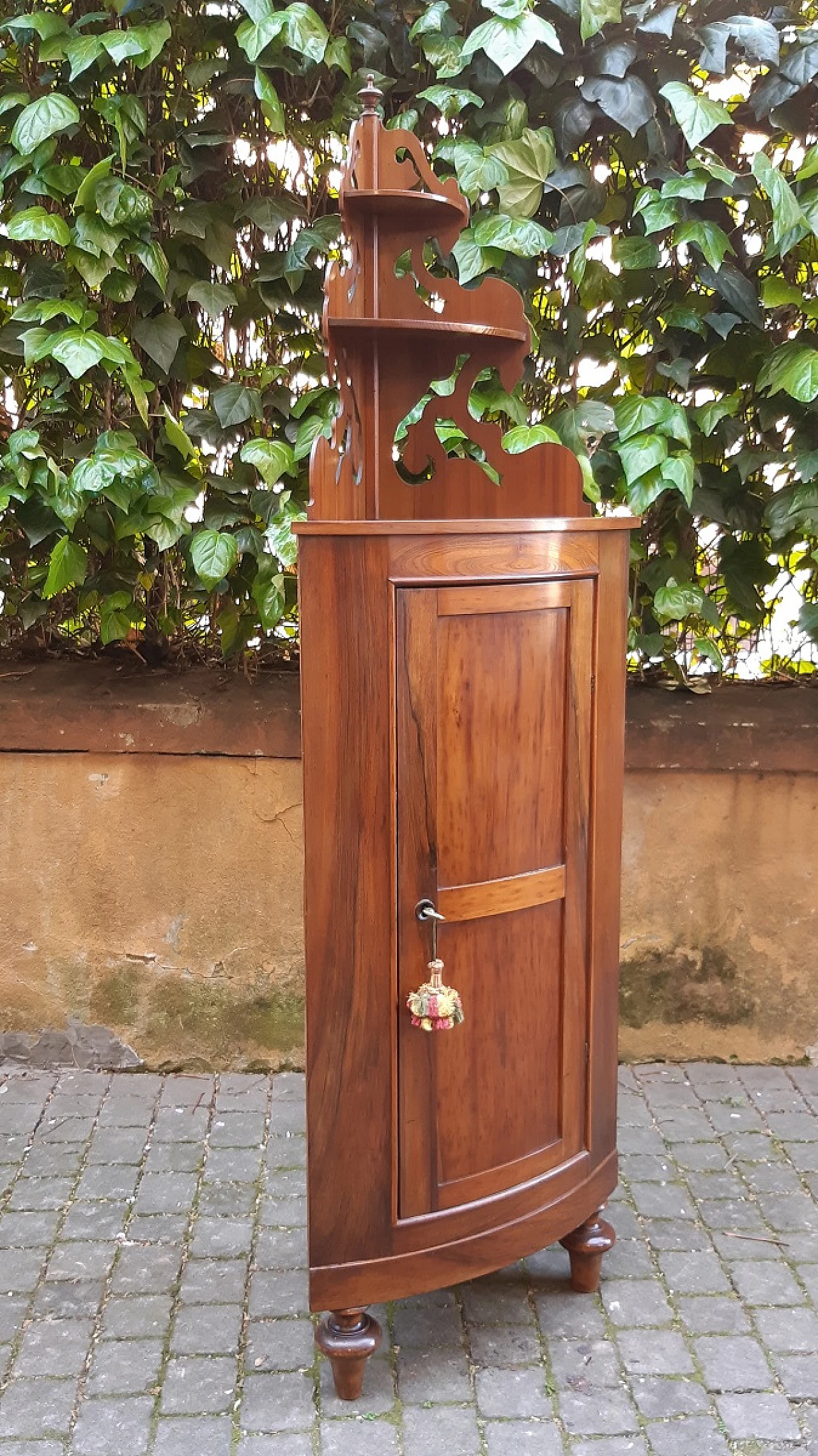 Emilian rounded walnut and cherry wood corner cabinet, 19th century 5