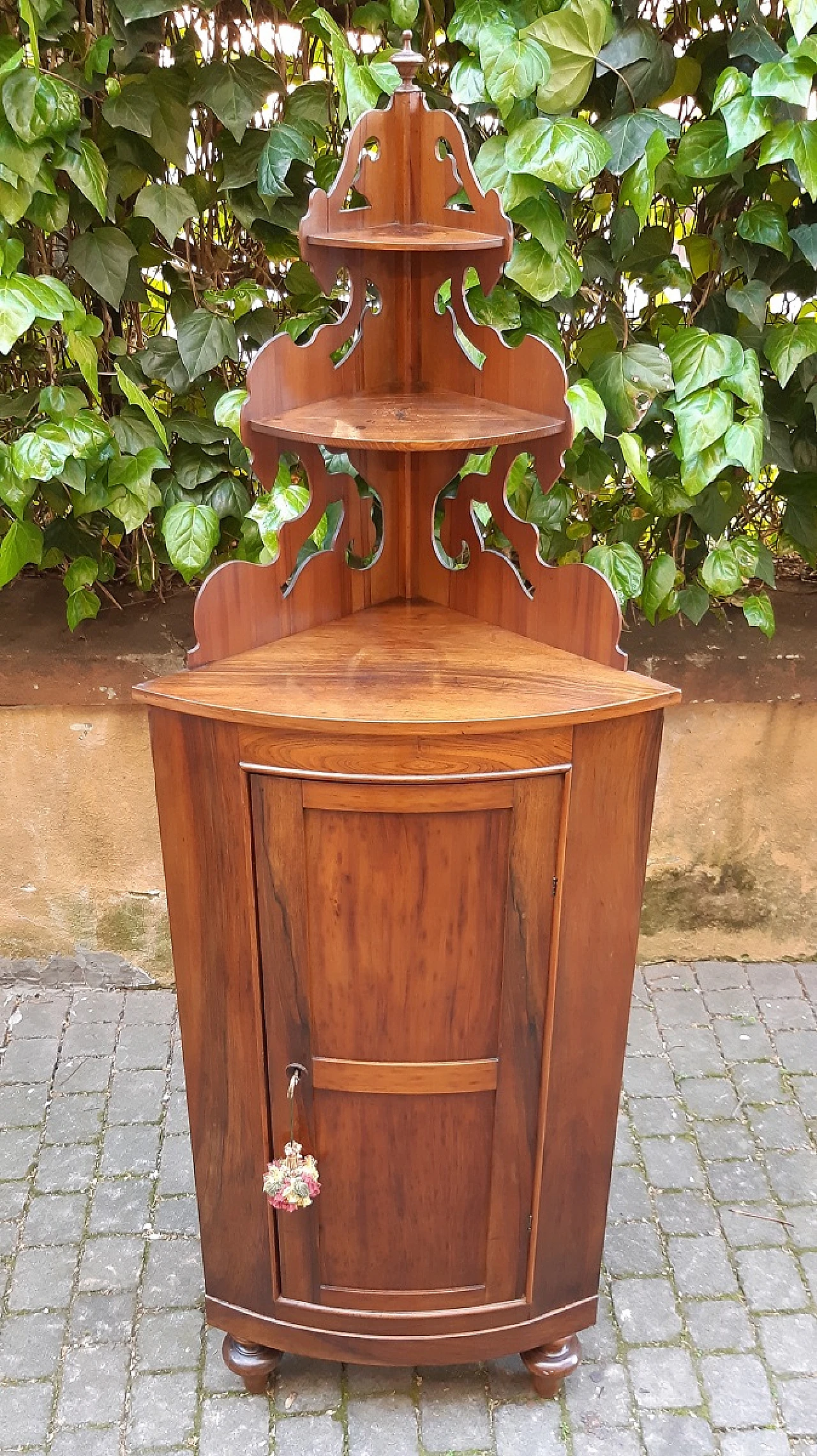 Emilian rounded walnut and cherry wood corner cabinet, 19th century 7