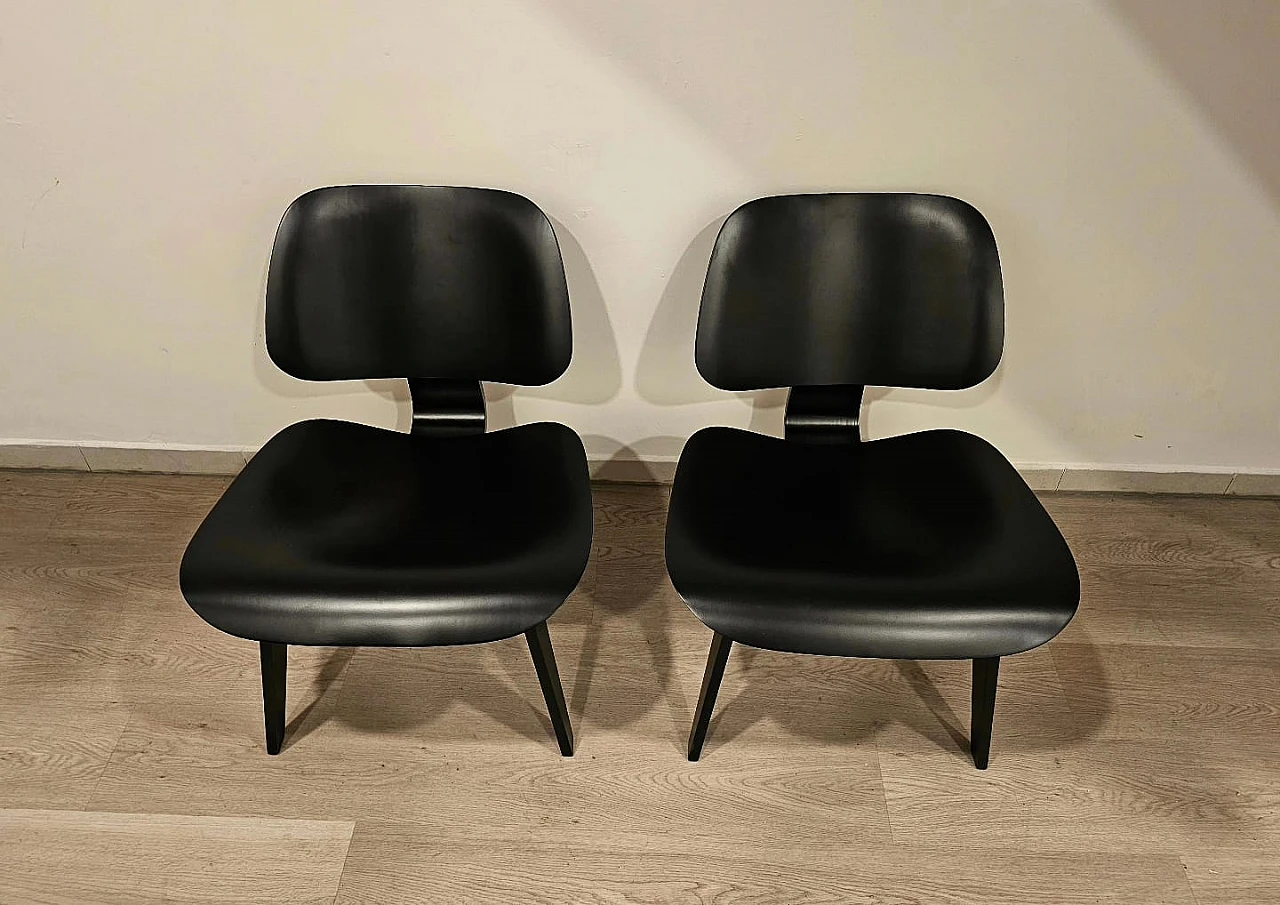 Pair of LCW armchairs by Charles & Ray Eames for H. Miller, 1990s 4