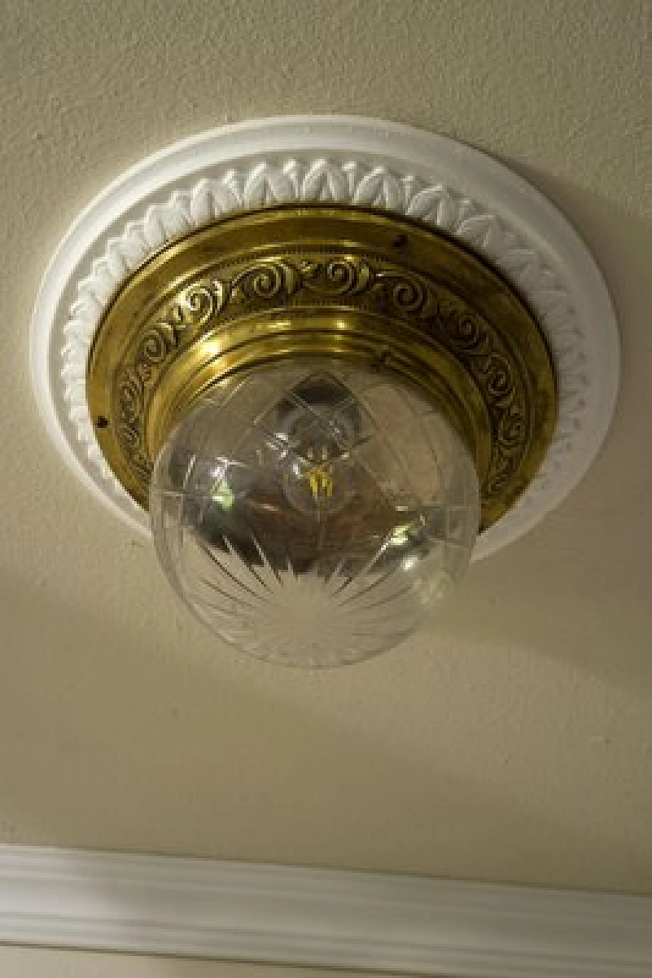 Pair of brass chandeliers with glass shade, early 20th century 10