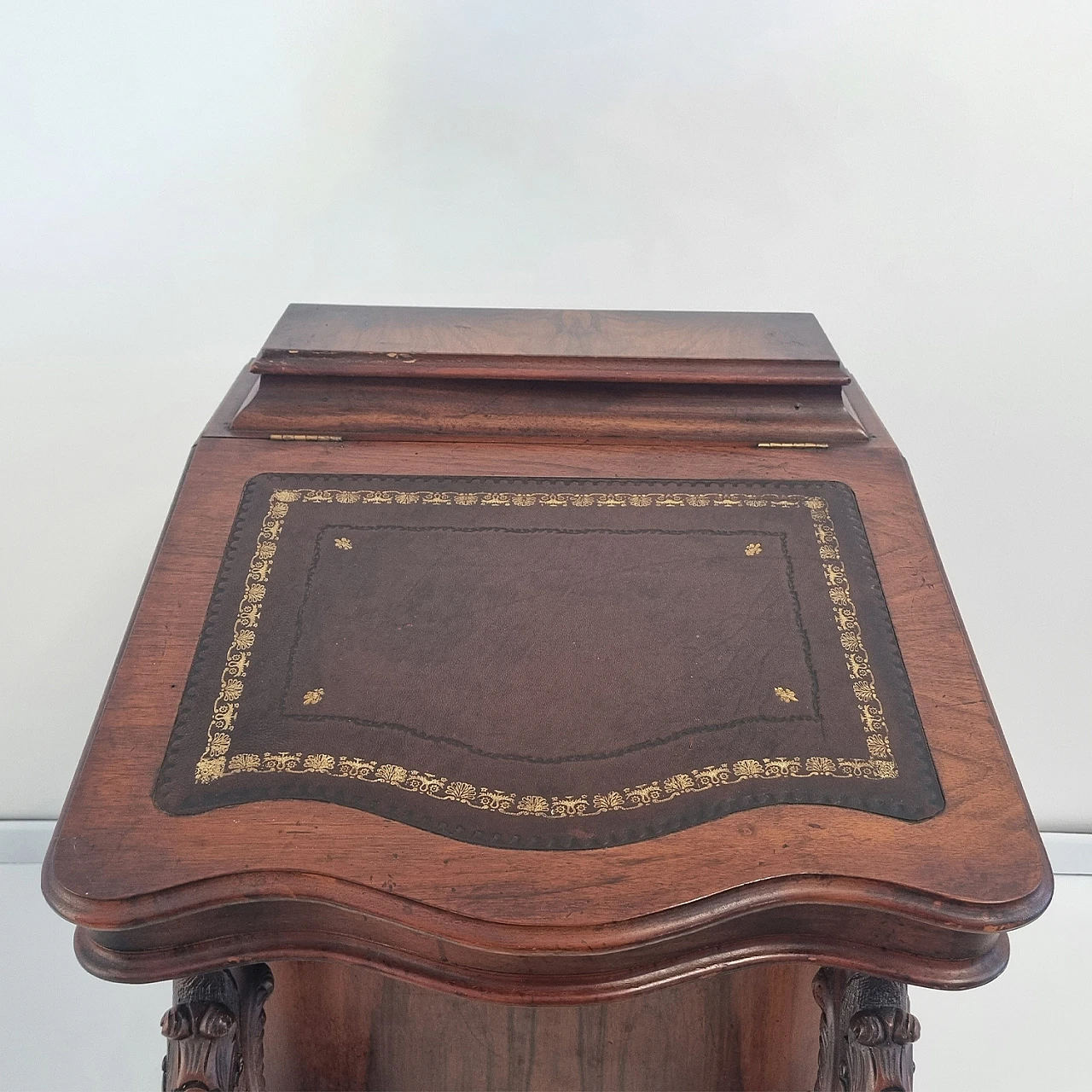 Davenport walnut writing desk, 19th century 2