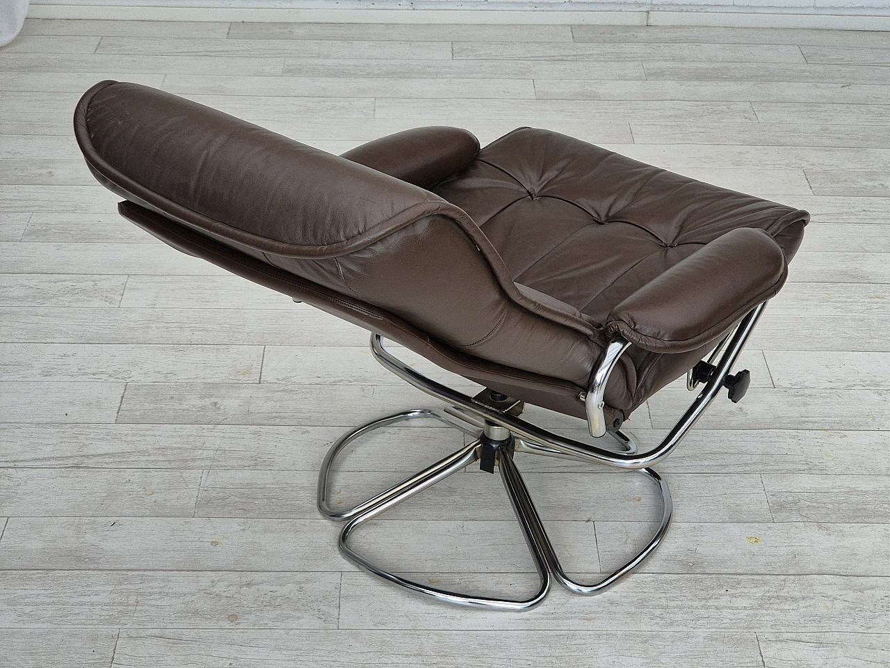 Danish leather and chrome-plated steel swivel chair, 1970s 5