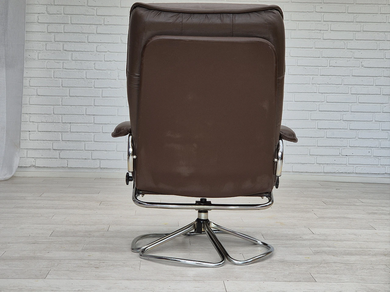 Danish leather and chrome-plated steel swivel chair, 1970s 7