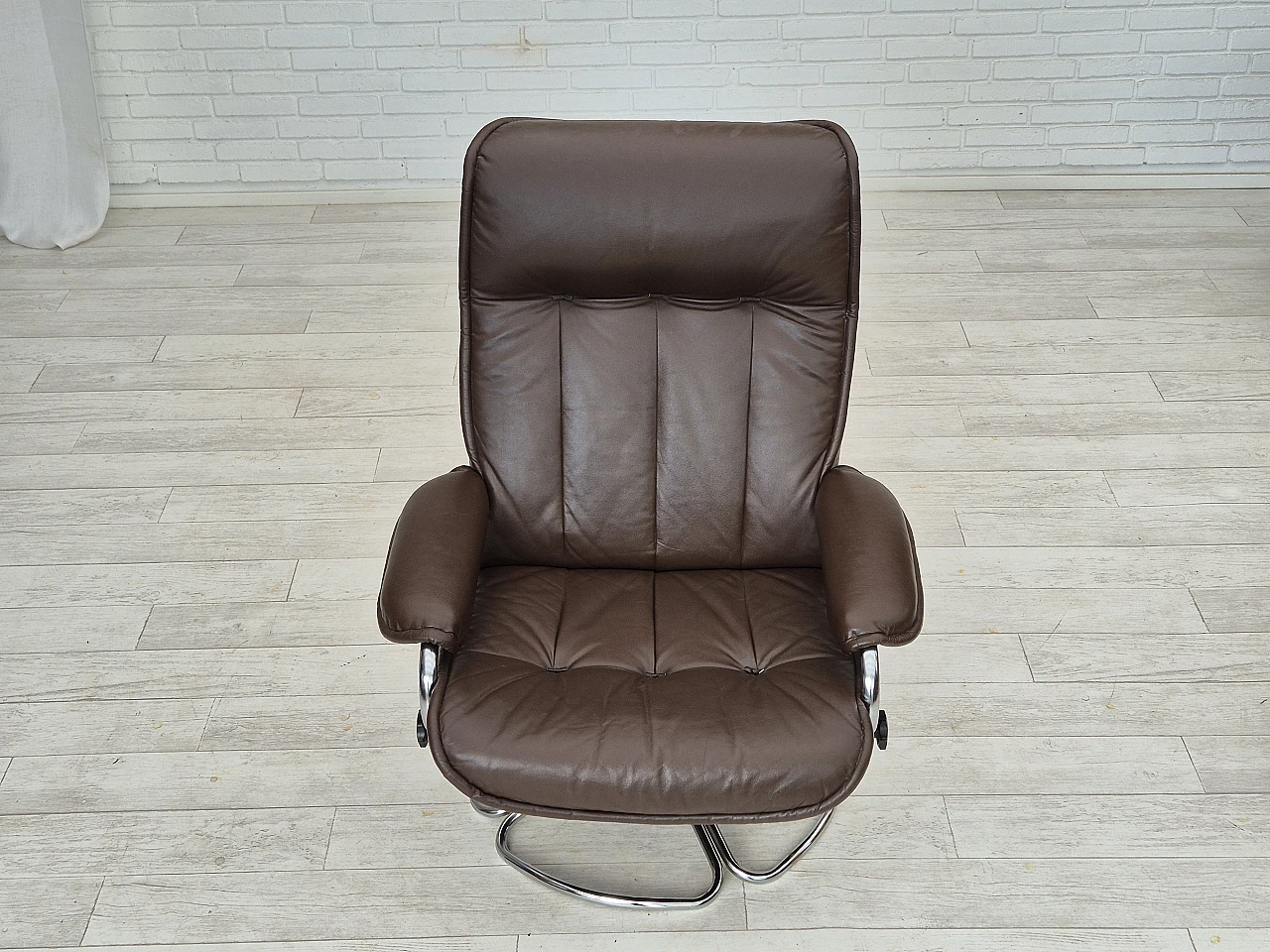 Danish leather and chrome-plated steel swivel chair, 1970s 9