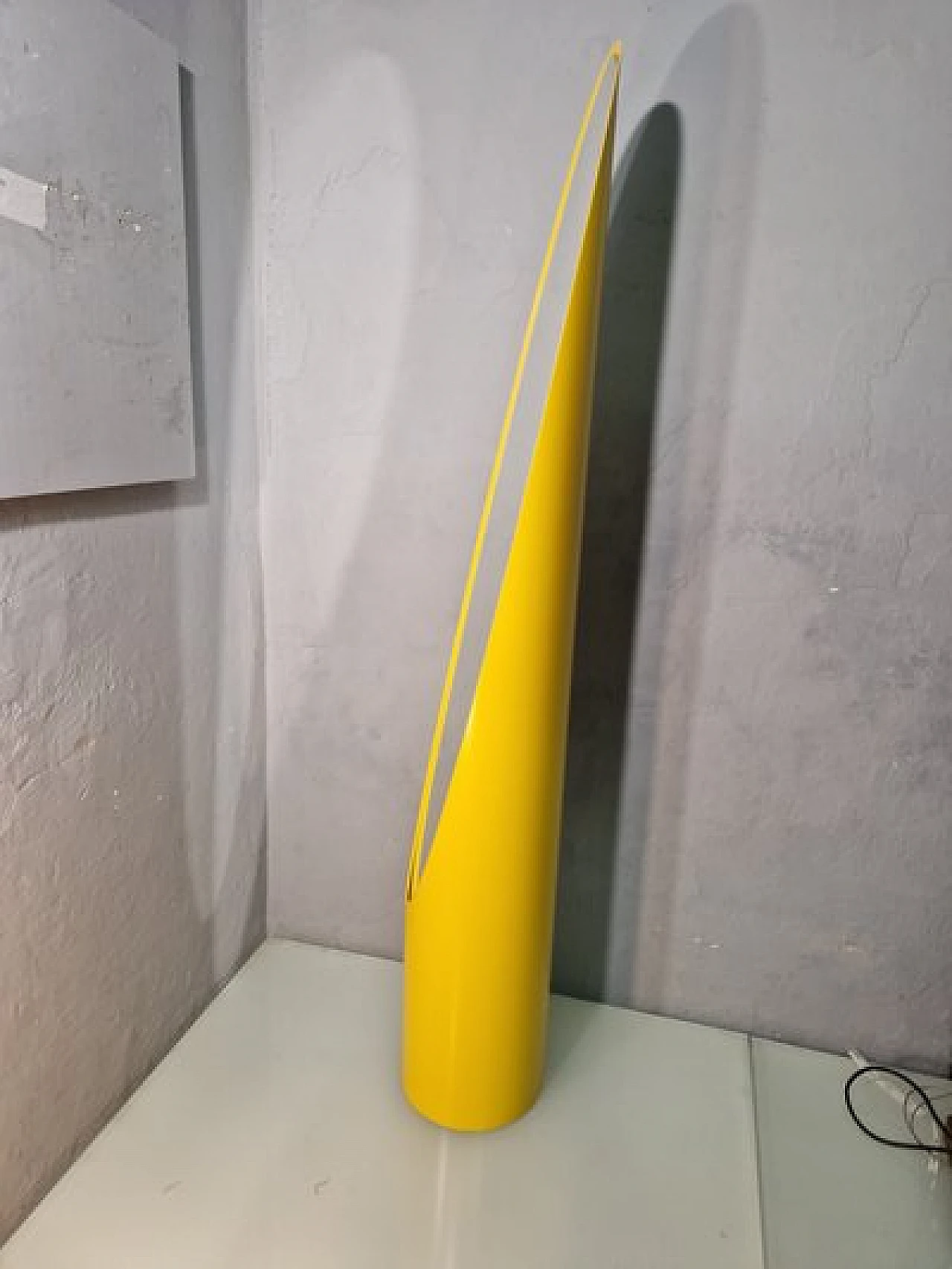 Specchio da terra Unghia con struttura in pvc giallo, anni 2000 7