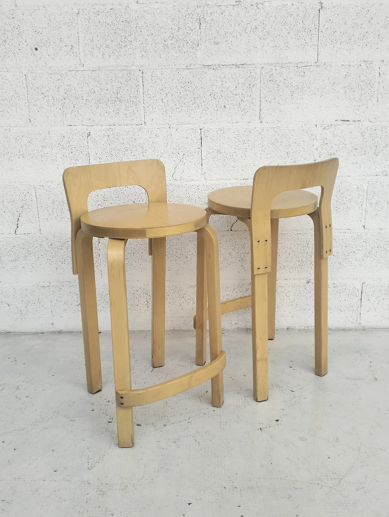 Pair of K65 stools by Alvar Aalto for Artek, 1960s 3