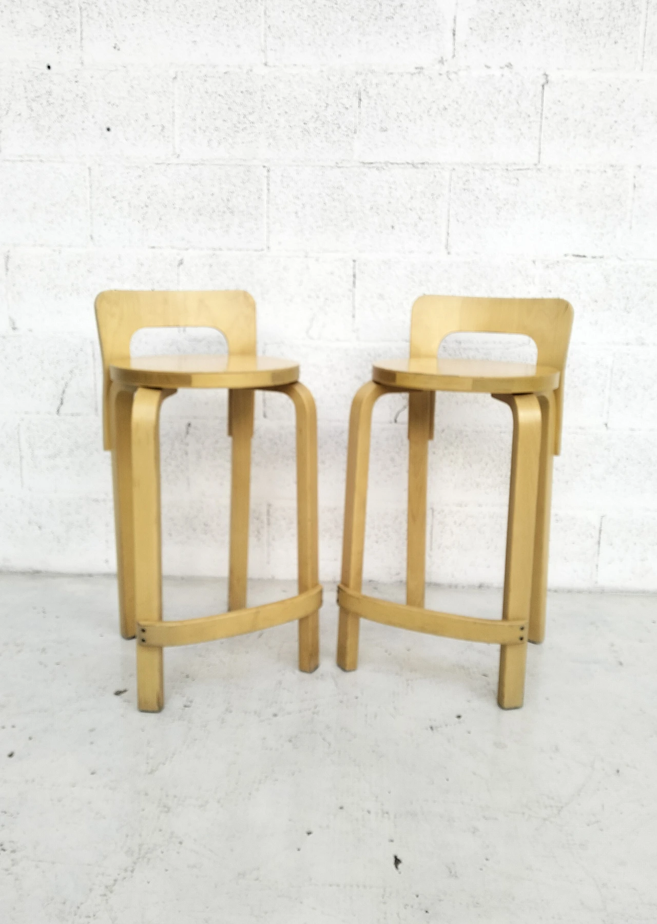 Pair of K65 stools by Alvar Aalto for Artek, 1960s 6