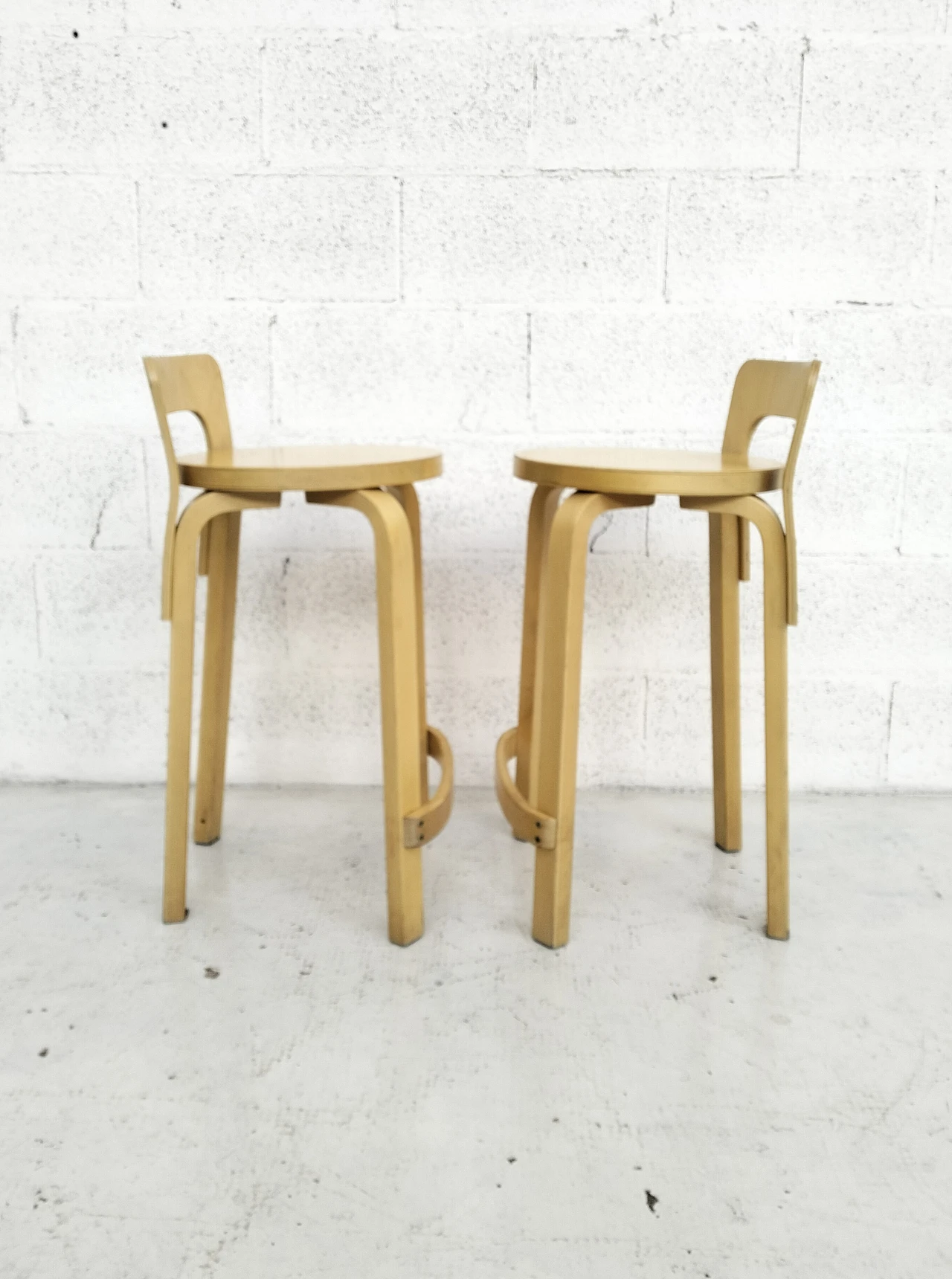 Pair of K65 stools by Alvar Aalto for Artek, 1960s 9