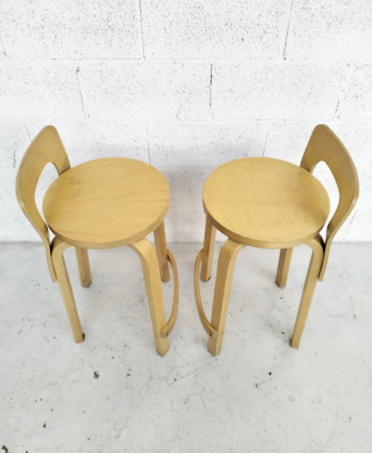 Pair of K65 stools by Alvar Aalto for Artek, 1960s 10