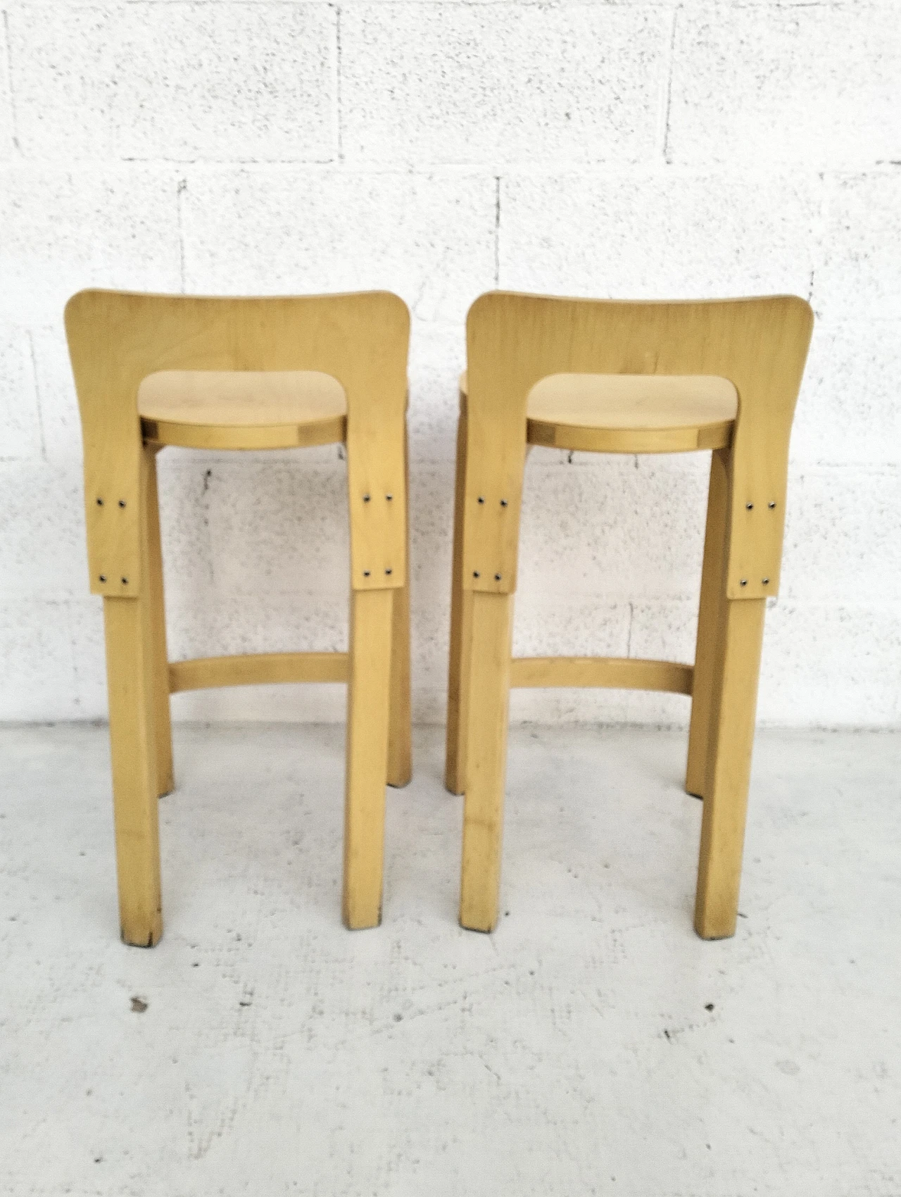 Pair of K65 stools by Alvar Aalto for Artek, 1960s 11