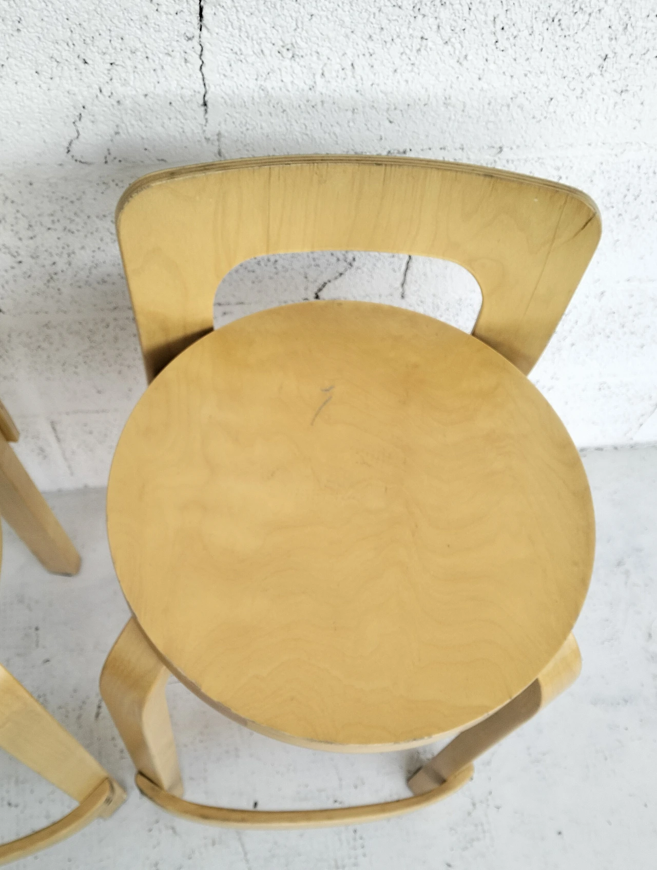 Coppia di sgabelli K65 di Alvar Aalto per Artek, anni '60 15