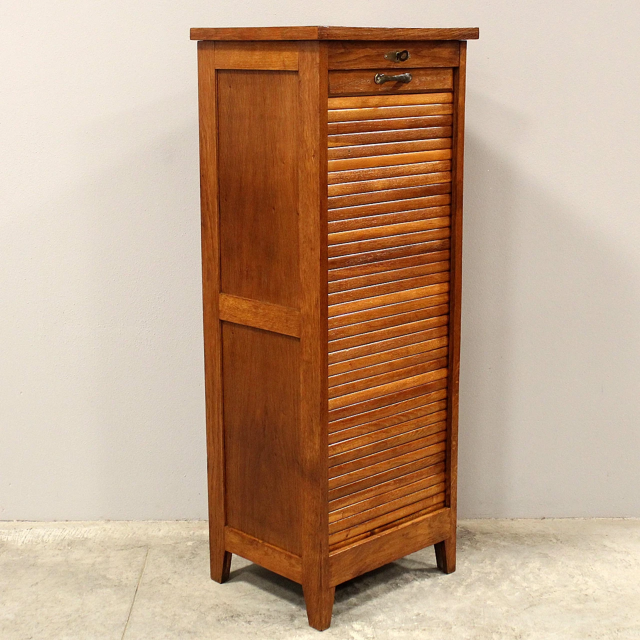 Single shutter oak filing cabinet, early 20th century 3