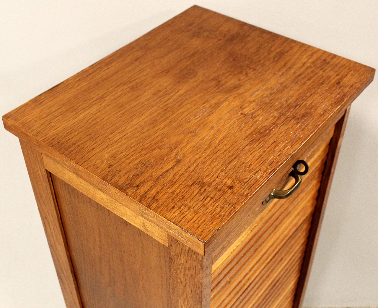 Single shutter oak filing cabinet, early 20th century 5