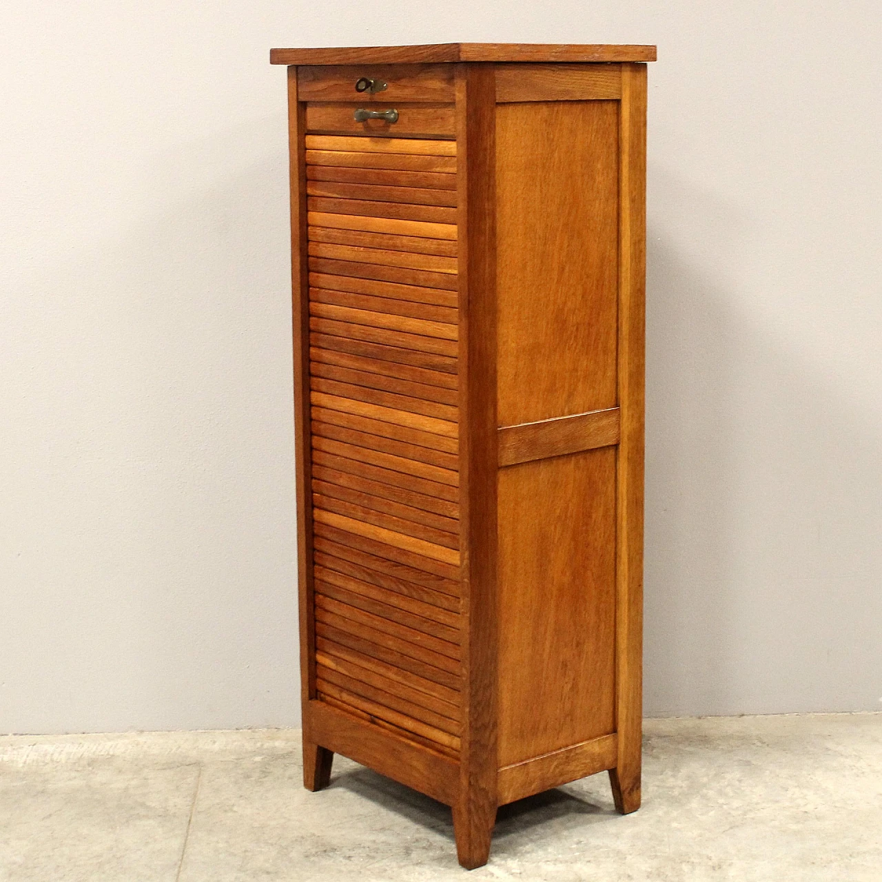 Single shutter oak filing cabinet, early 20th century 6