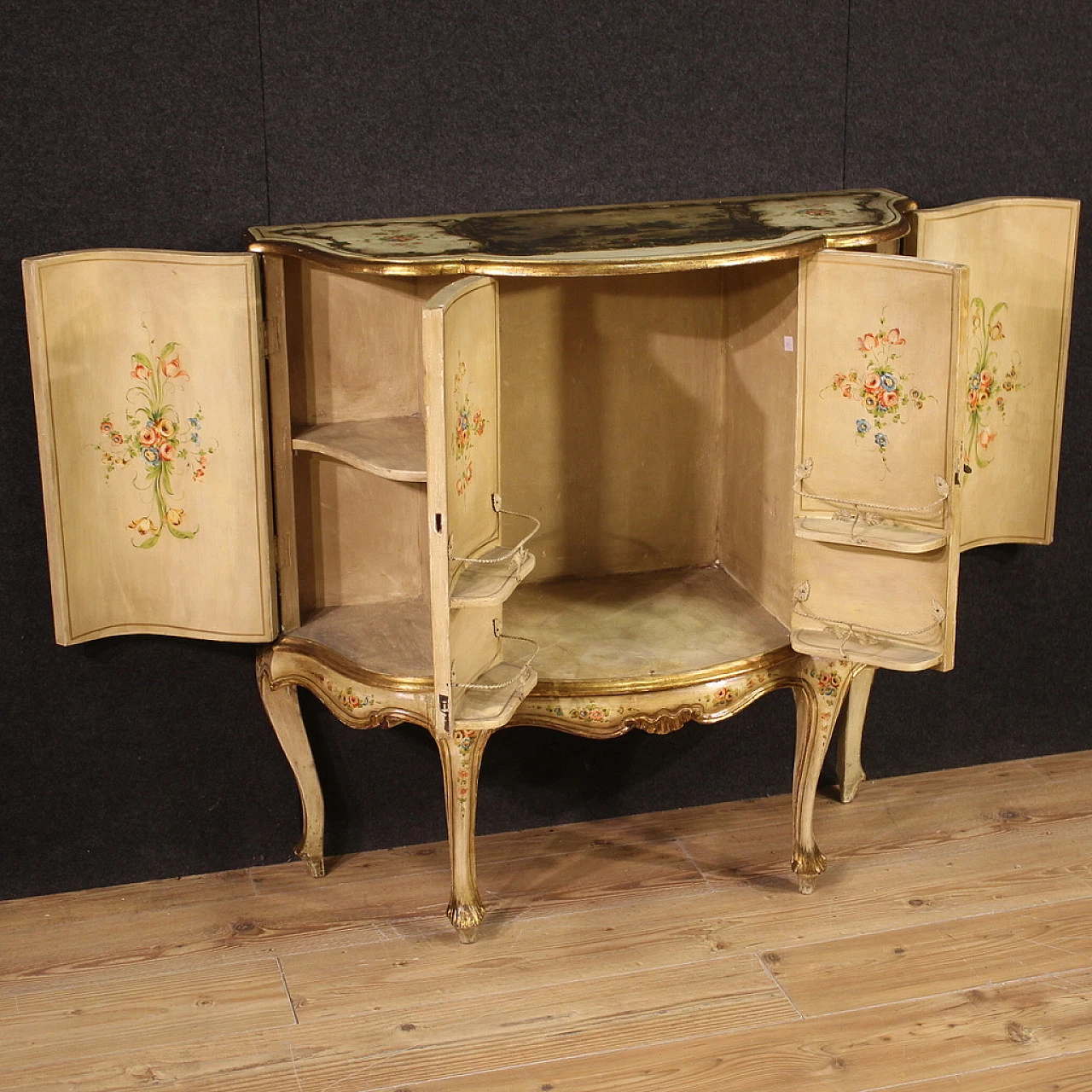 Venetian wooden sideboard in Rococo style, 1960s 4