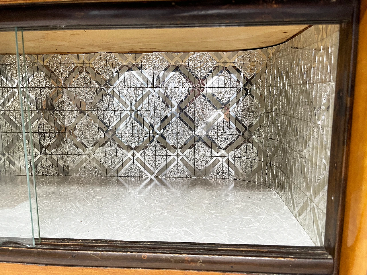 Art Deco bar cabinet in walnut glass mosaic, 1950s 18