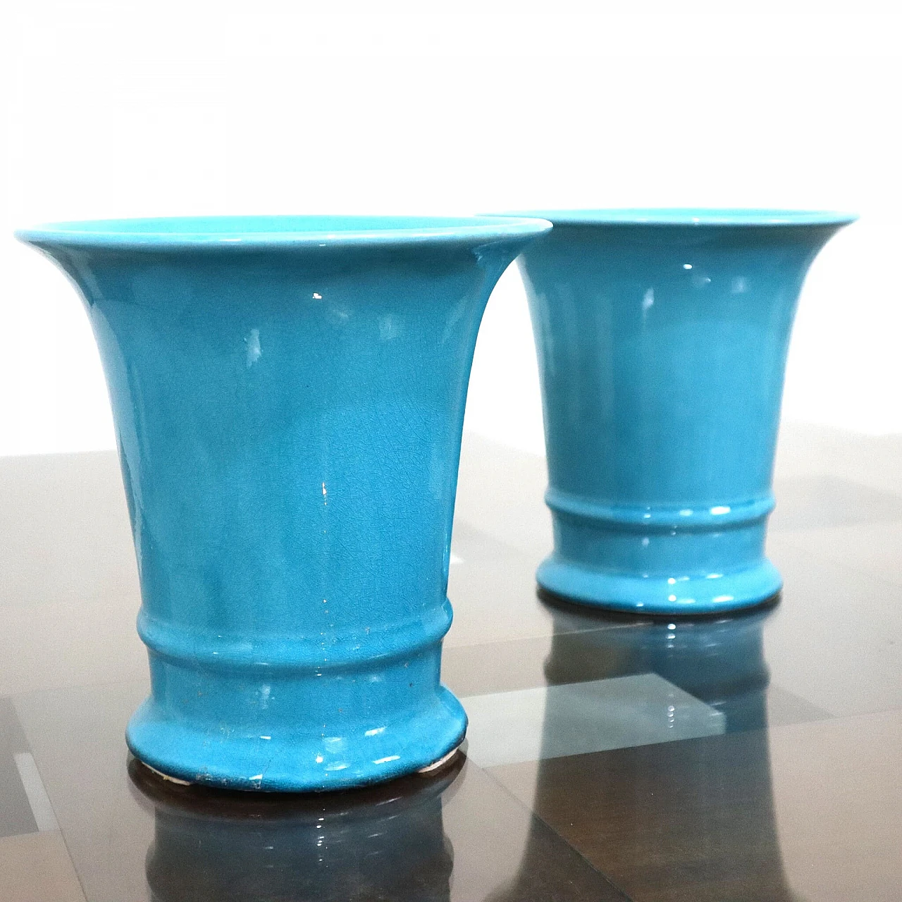 Pair of Sia Marka porcelain vases, 2000s 4