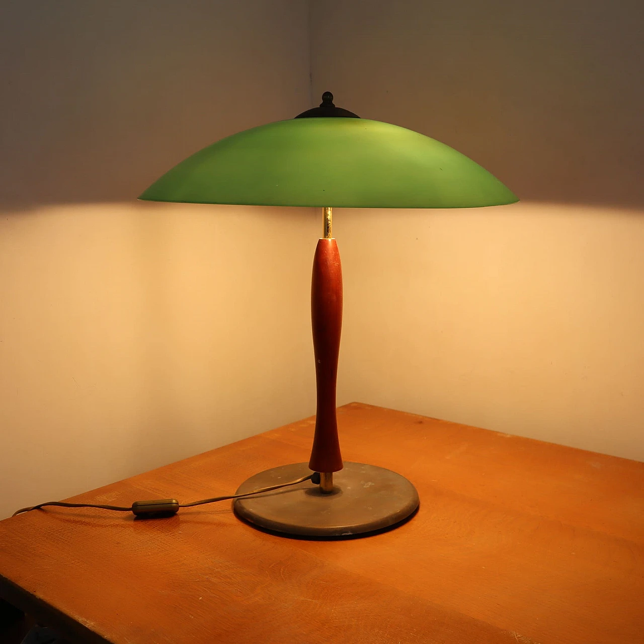 Cherry wood and brass table lamp, 2000s 1