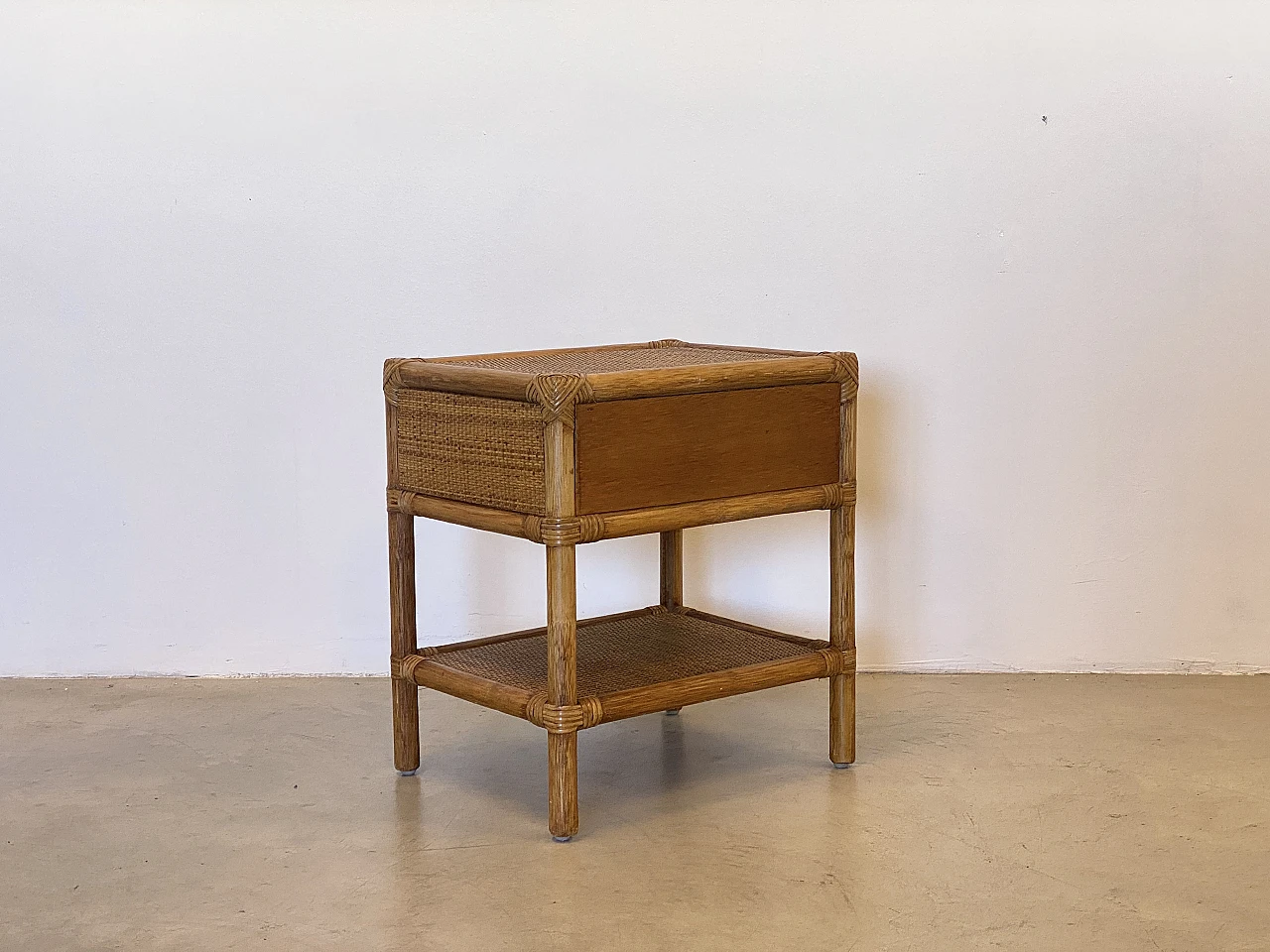 Pair of bedside tables in wicker and bamboo, 1970s 8