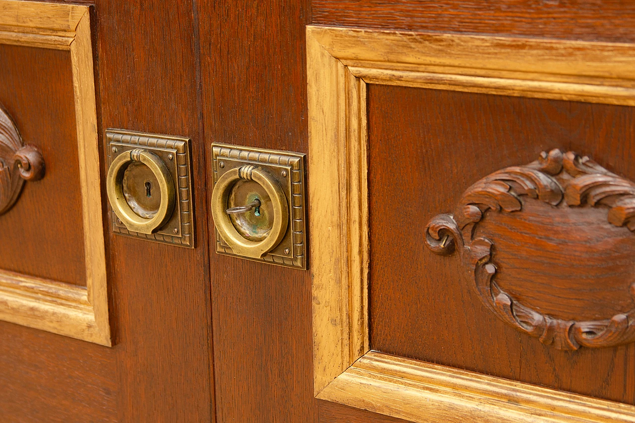 Credenza Art Nouveau austro-ungherese in rovere e ottone, anni '10 12