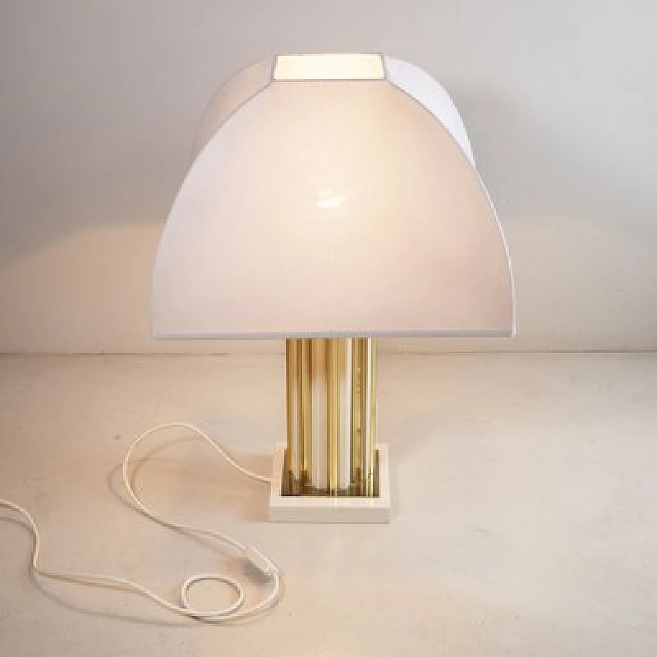 Brass and lacquered metal table lamp by Romeo Rega, 1960s 4