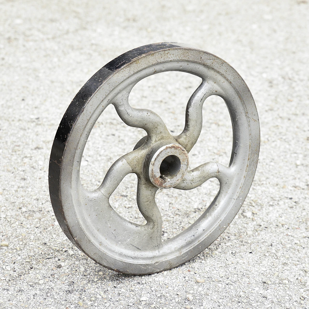 Metal mechanism wheel, early 20th century 5