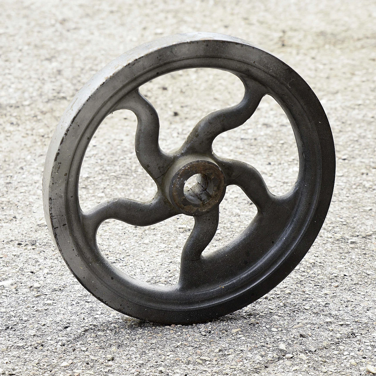 Metal mechanism wheel, early 20th century 7