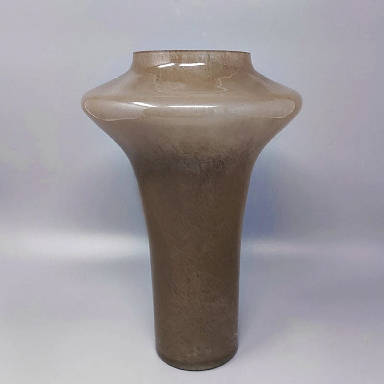 Vaso in vetro di Murano beige di Dogi, anni '70 4