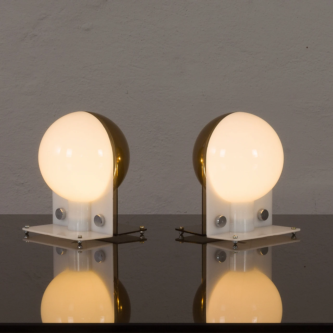 Pair of Sirio lamps by Lampa and Brazzoli for Guzzini, 1970s 8