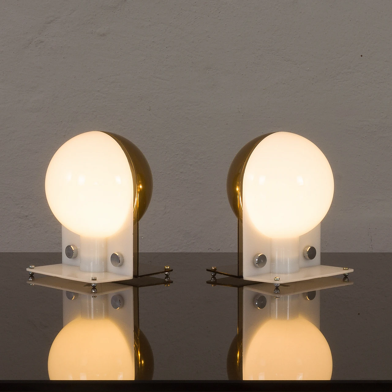 Pair of Sirio lamps by Lampa and Brazzoli for Guzzini, 1970s 9