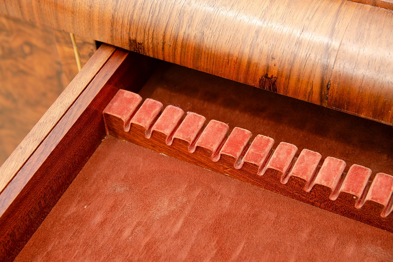 Credenza Art Deco in legno massello impiallacciato in noce, anni '30 15