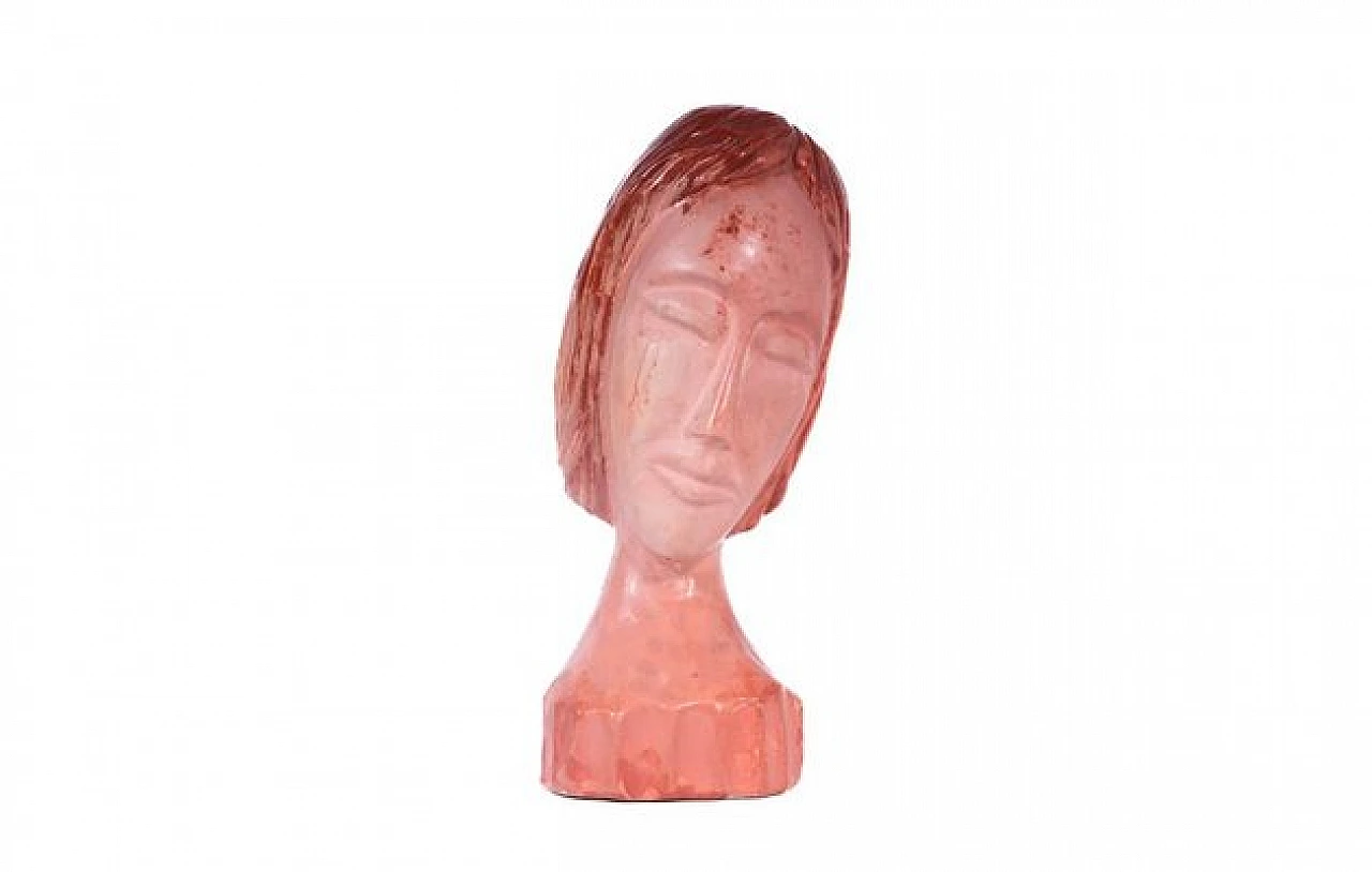 Enzo Bisi, Volto di donna, scultura in gesso rosa, anni 2000 1